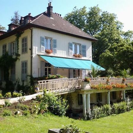 Chambres d'hôtes Le Petit Roche Arc-et-Senans Exterior foto
